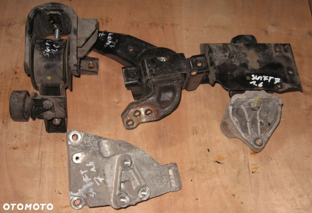 poduszka wspornik silnika skrzyni SWIFT 7 1.6 sport