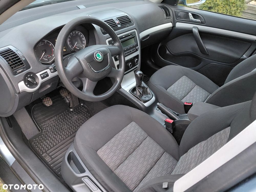 Skoda Octavia 1.6 Team Edition - 18