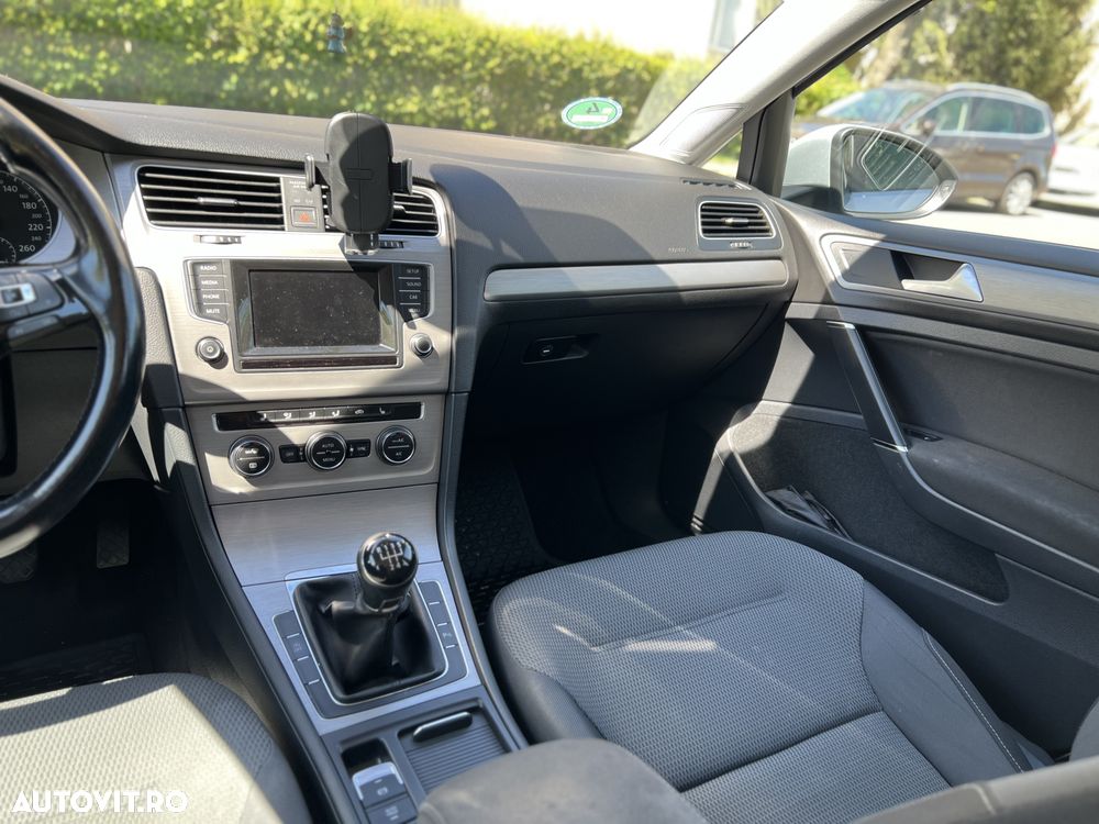 Volkswagen Golf 1.6 TDI BlueMotion Technology Comfortline - 10