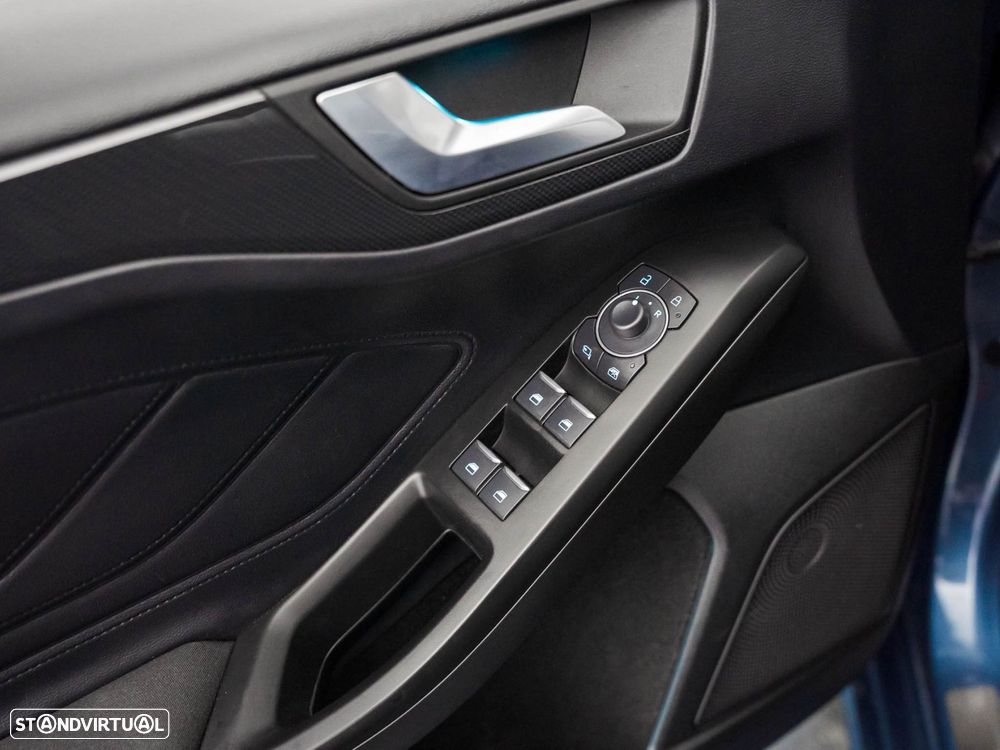 Ford Focus SW 1.0 EcoBoost MHEV ST-Line X - 17