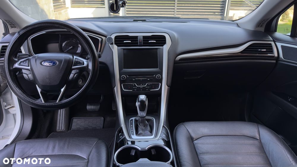 Ford Fusion - 35