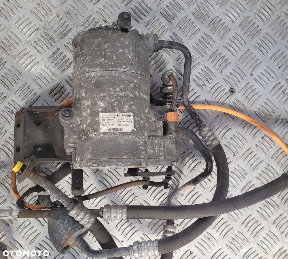 SPRĘŻARKA KLIMATYZACJI VOLVO FH4 EURO 6 84176798 - 1
