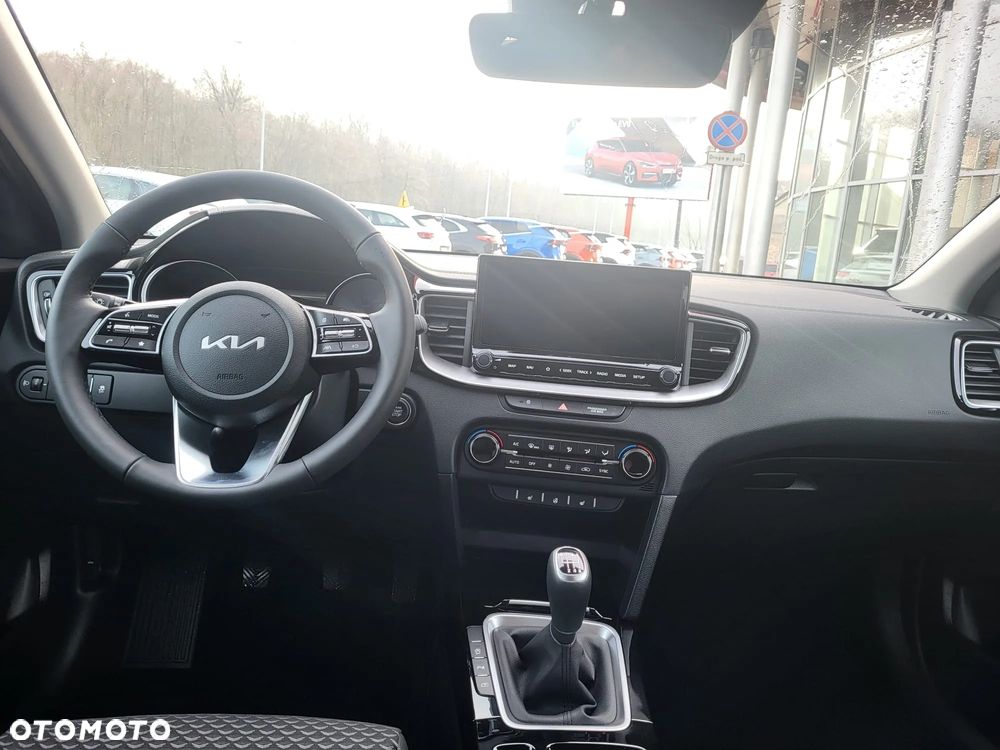 Kia Ceed 1.5 T-GDI Tribute - 12