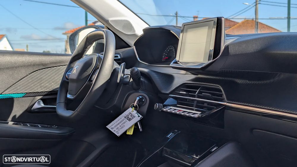 Peugeot 208 1.2 PureTech Allure EAT8 - 9