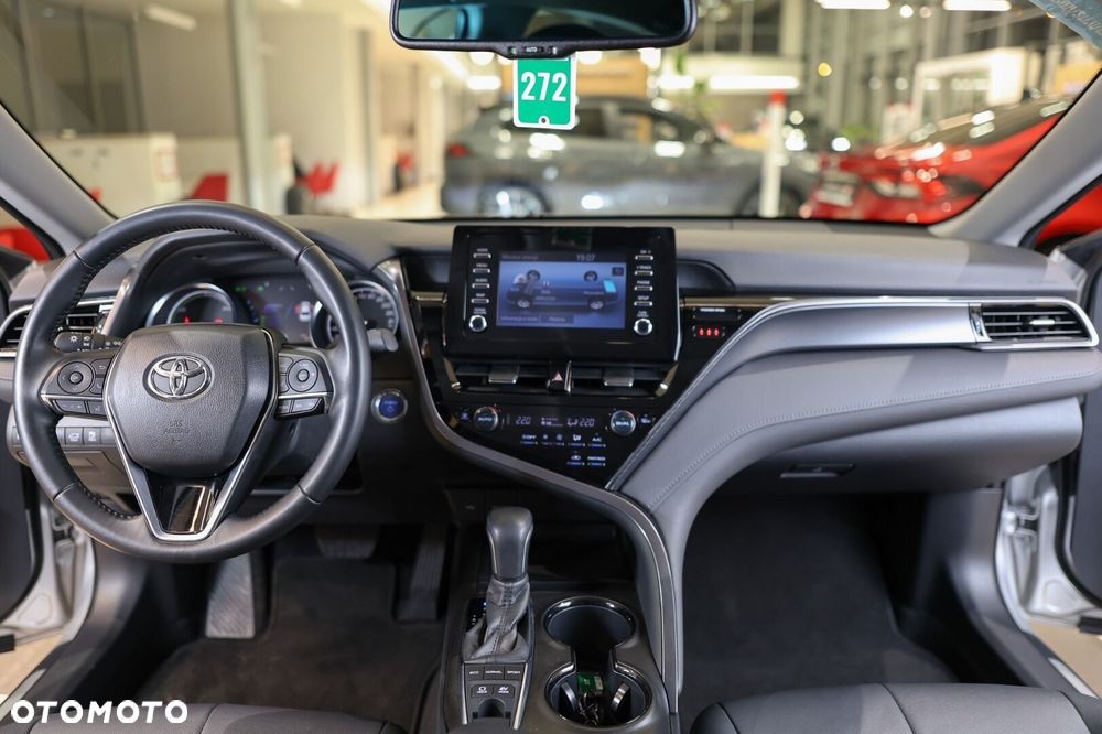 Toyota Camry - 6