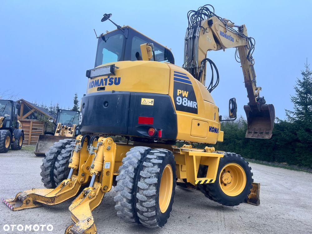 Komatsu 4x4x4 ramię łamane Koparka kołowa KOMATSU  PW98MR-8 10ton 4x4x4 ośki skrętne Ramię 3x łamane BEZ DPF i ADBLUE 4 cyl dodatkowe wyjścia hydr Pług Podpory 2012 szybka zwinna Prosto z importu 1 właściciel Cat TEREX Liebherr Wacker Pw 98 Mr 8 11 - 31