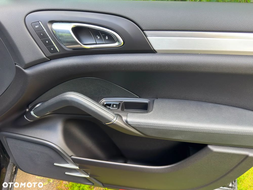 Porsche Cayenne Diesel Platinum Edition - 12