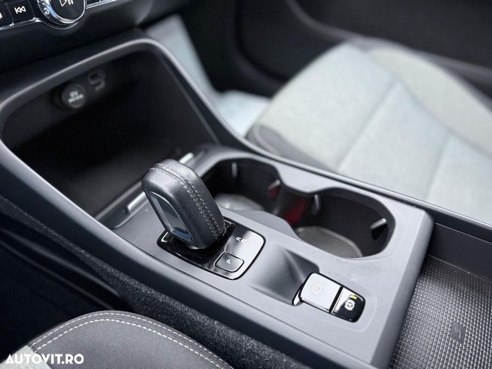 Volvo XC 40 Recharge T4 Twin Engine AT7 Inscription Expression - 17