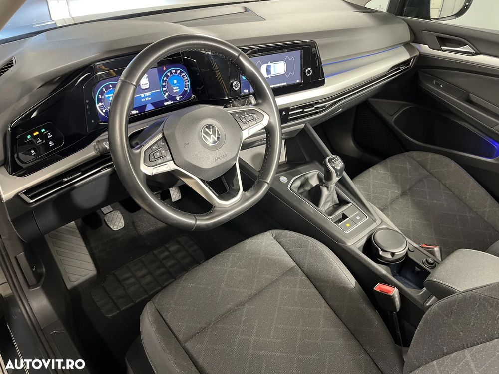 Volkswagen Golf - 10
