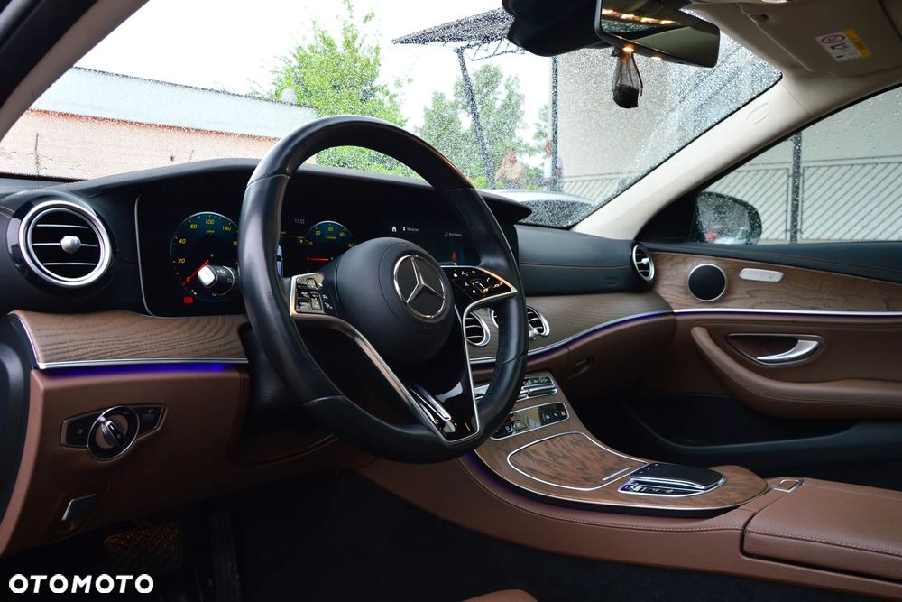 Mercedes-Benz Klasa E 300 9G-TRONIC AMG Line - 10