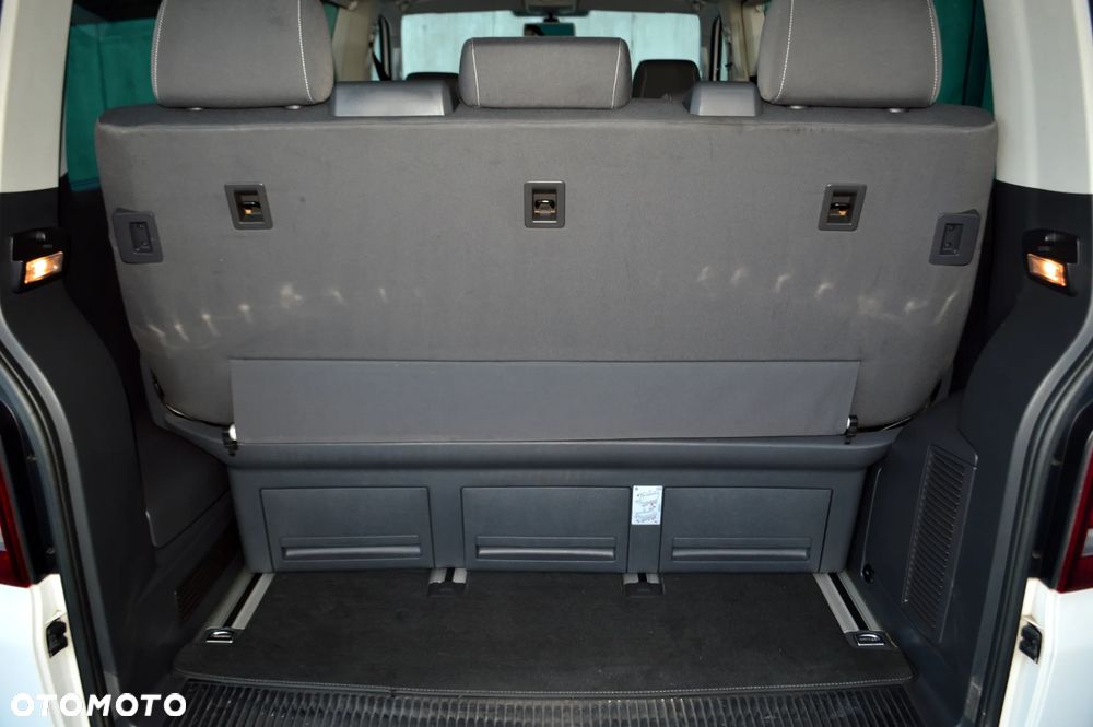 Volkswagen Multivan - 33