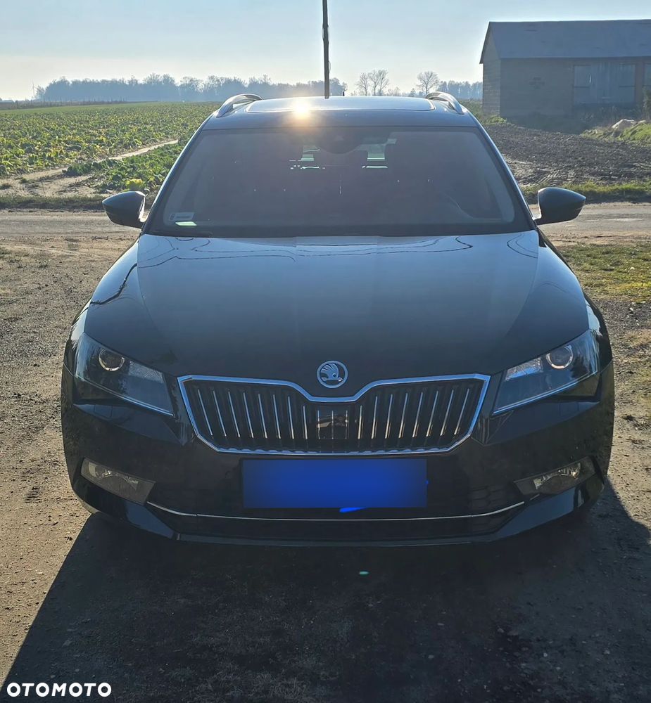 Skoda Superb 2.0 TDI DSG Ambition - 2
