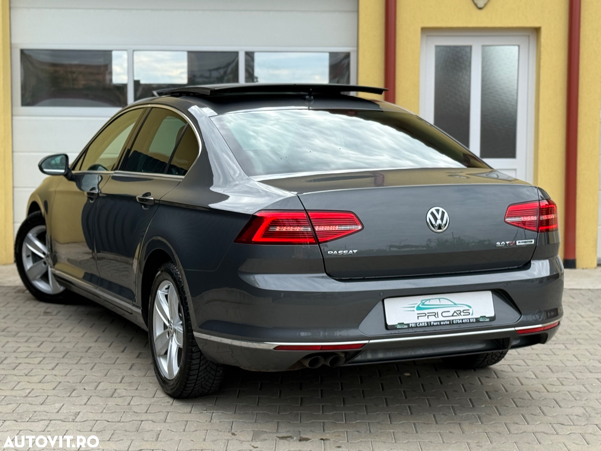 Volkswagen Passat 2.0 TDI DSG Highline - 3