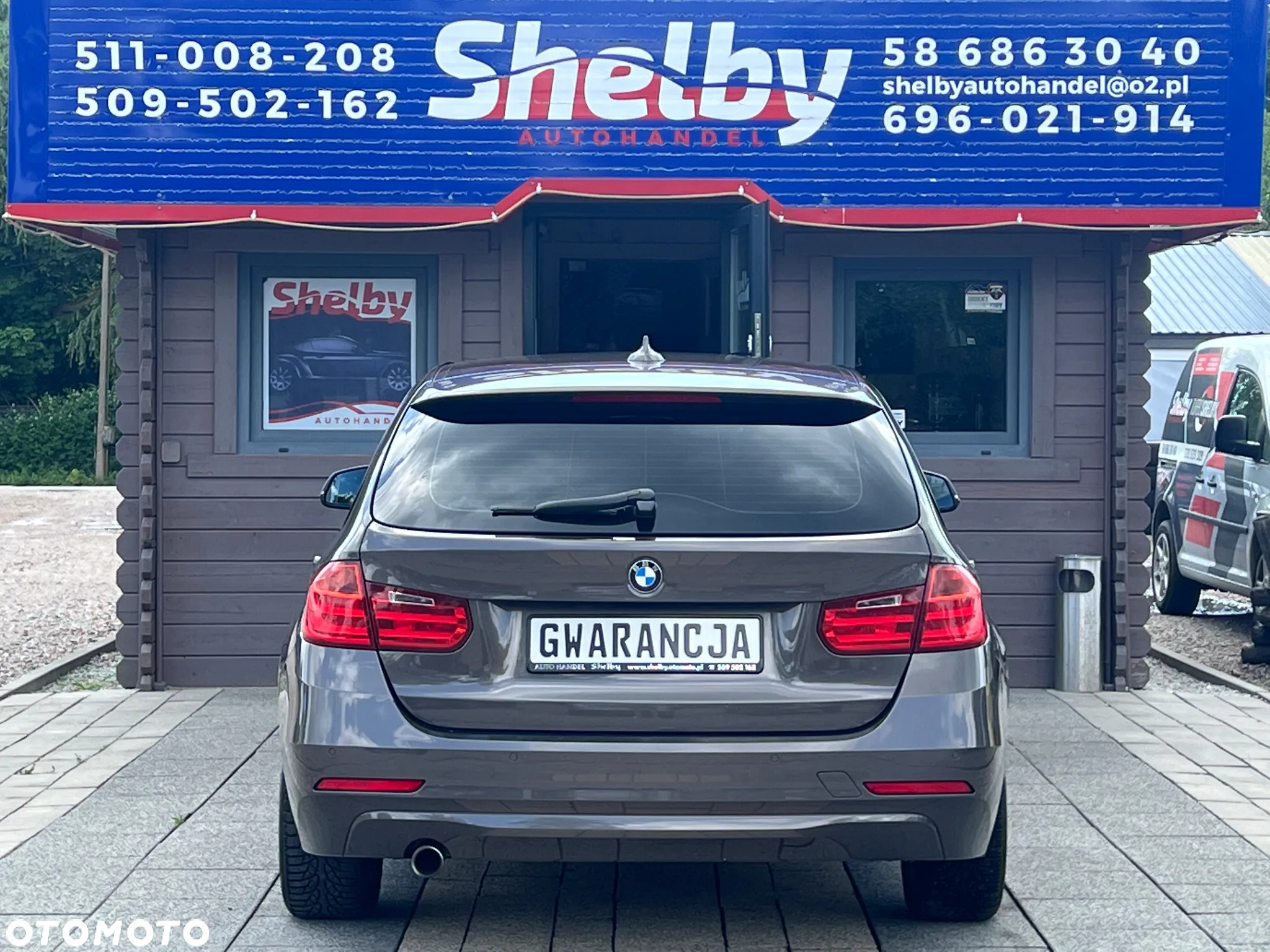 BMW Seria 3 318d Touring - 9