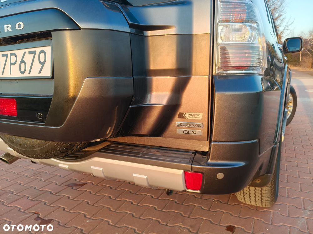 Mitsubishi Pajero - 9