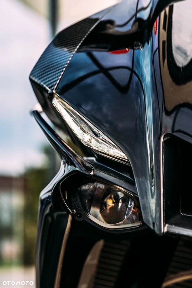 Yamaha R1 - 3