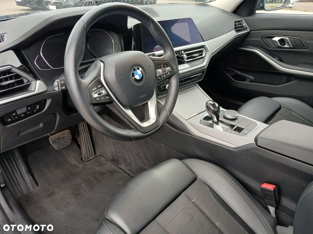 BMW Seria 3 318i Advantage - 10