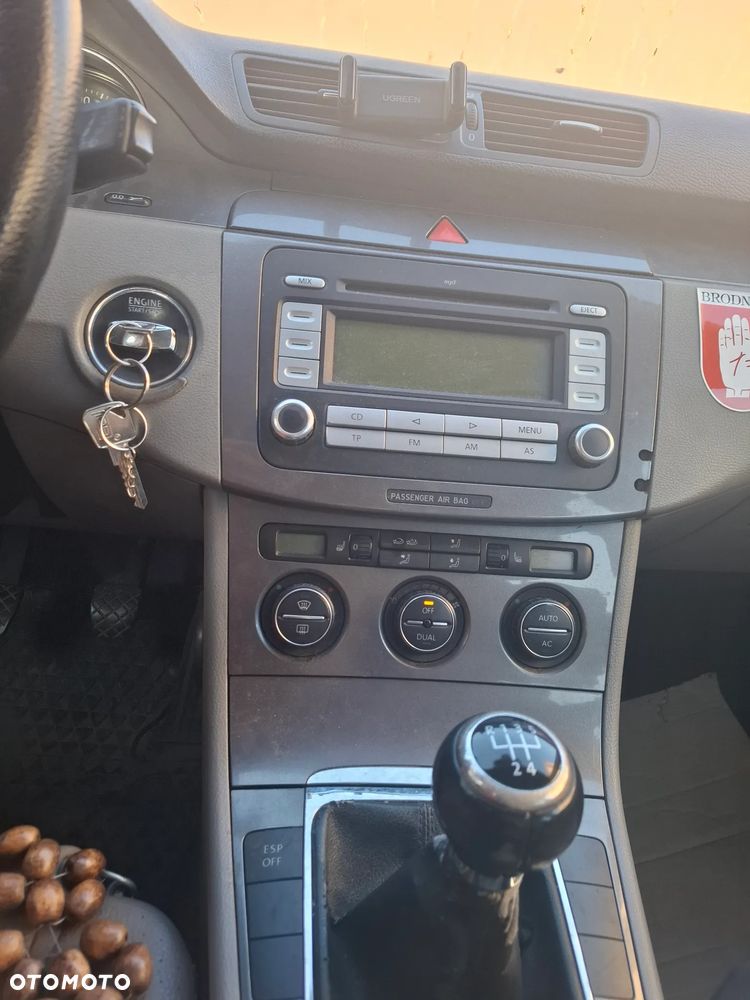 Volkswagen Passat 1.9 TDI Comfortline - 18