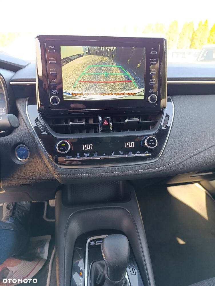 Toyota Corolla 1.8 Hybrid Comfort - 19