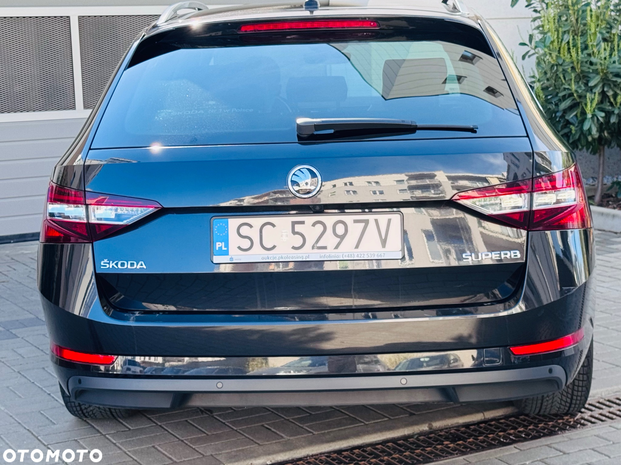 Skoda Superb 2.0 TDI L&K DSG - 11