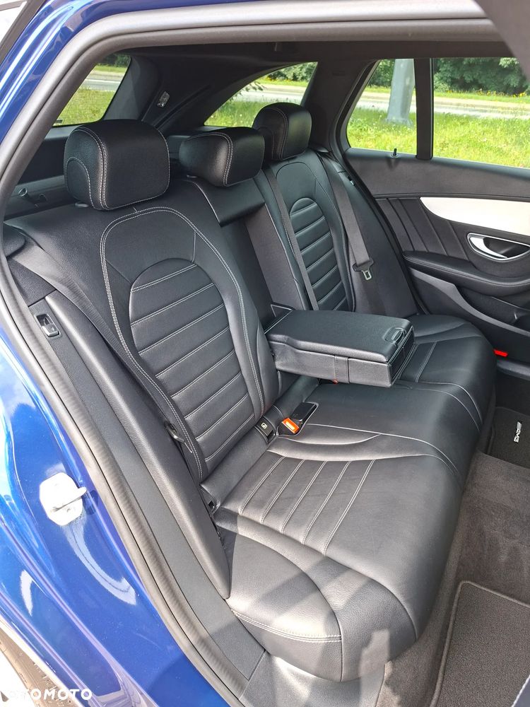 Mercedes-Benz Klasa C 200 9G-TRONIC AMG Line - 12