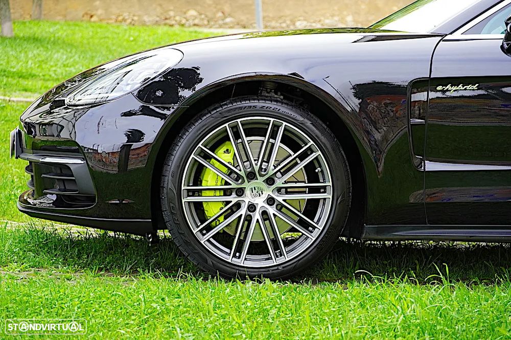 Porsche Panamera 4 E-Hybrid - 4