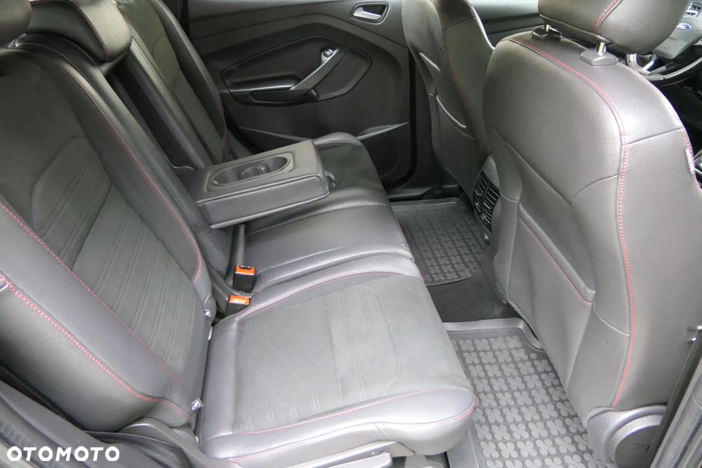 Ford Kuga 1.5 EcoBoost 2x4 ST-Line - 24