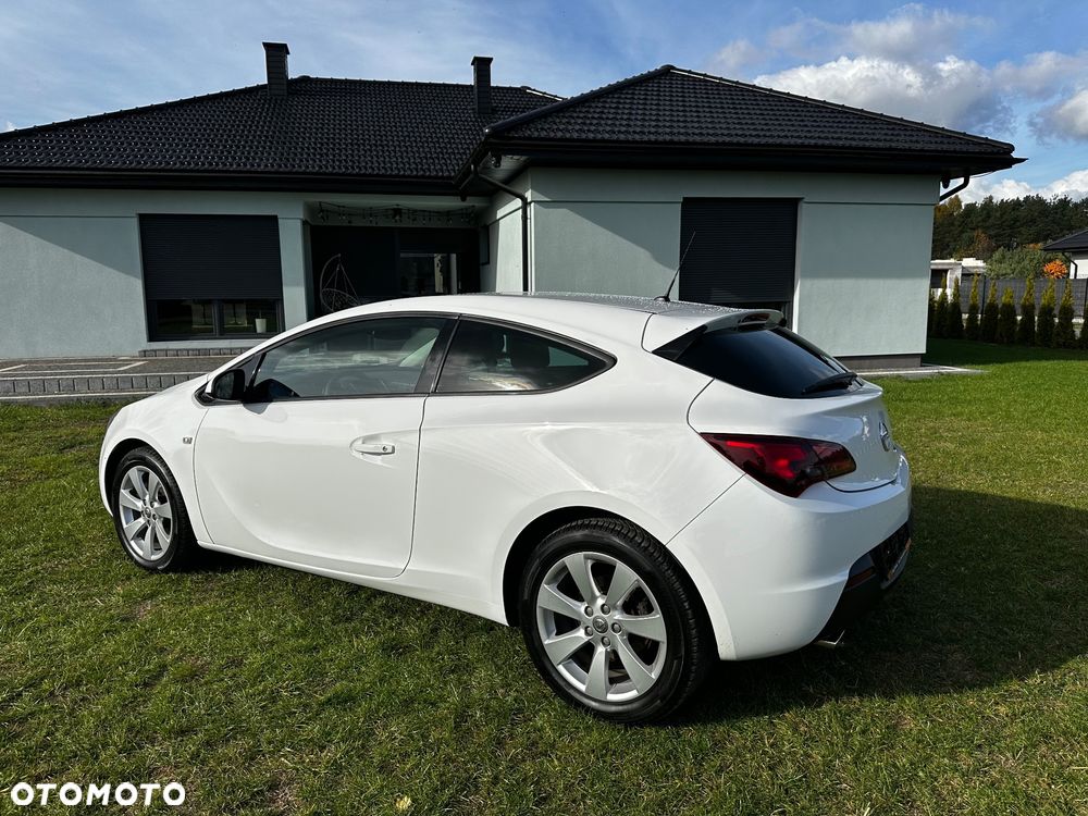 Opel Astra IV GTC 1.6 T Active - 10