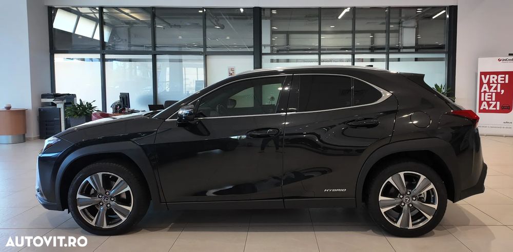 Lexus UX 250h - 8