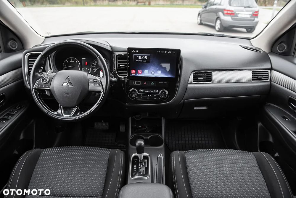 Mitsubishi Outlander 2.2 DI-D 4WD Automatik Diamant Edition - 27