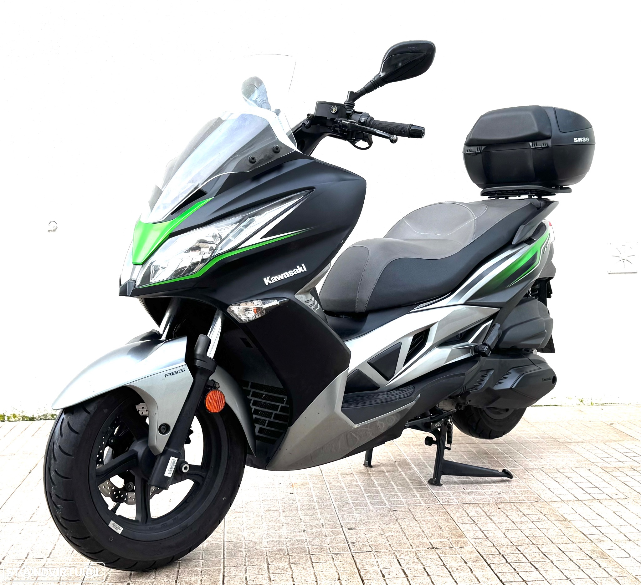 Kawasaki J300 - 3