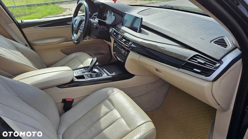 BMW X5 xDrive35i - 9