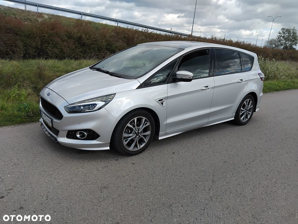 Ford S-Max - 11