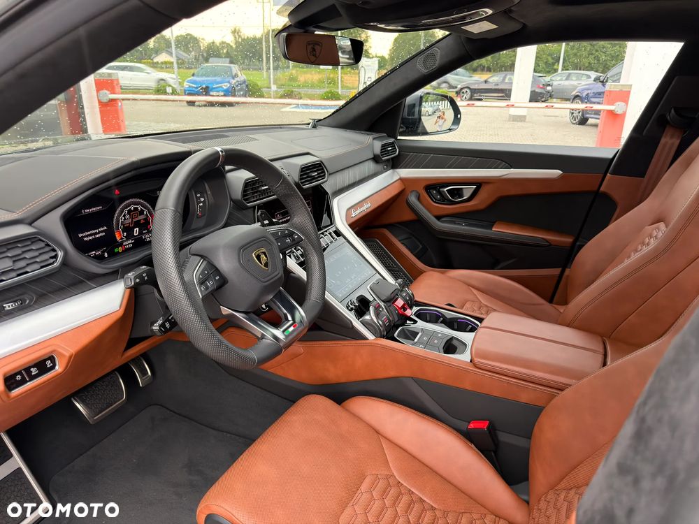 Lamborghini Urus - 8