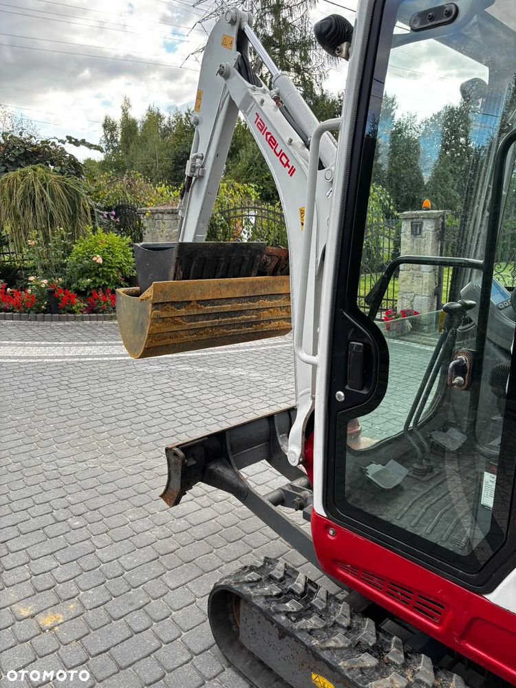 Takeuchi Tb216 - 16