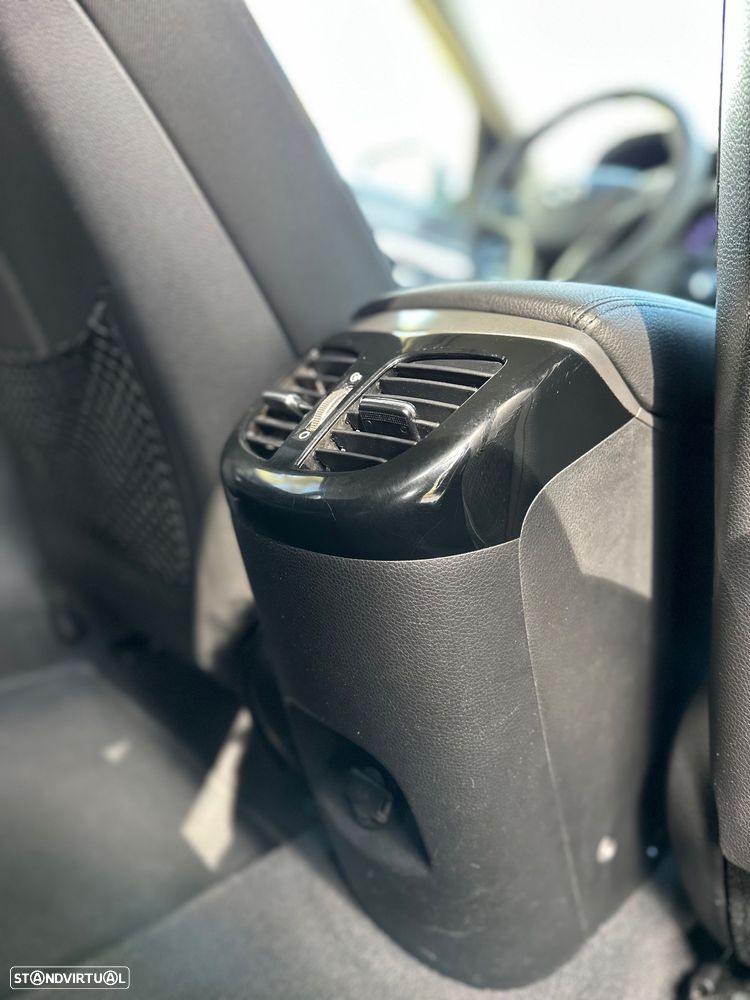 Hyundai i40 SW 1.7 CRDi Blue Comfort - 34