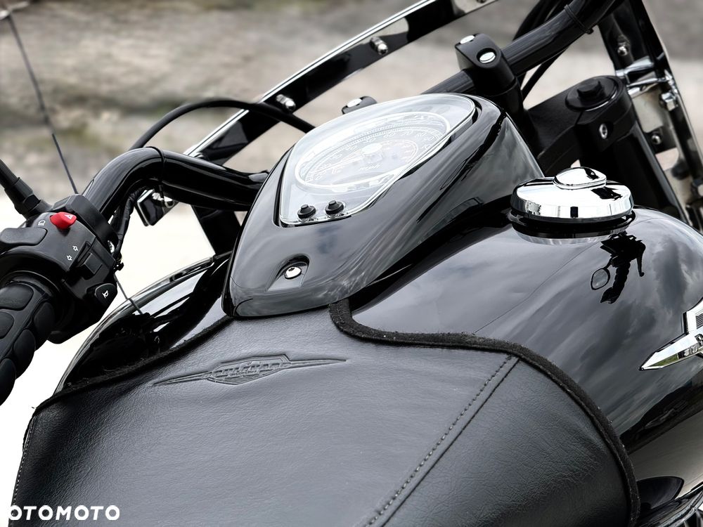 Suzuki VL 800 Volusia - Boulevard C50 - 14