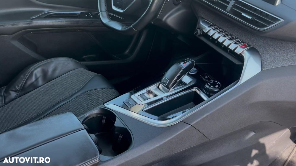 Peugeot 5008 - 10