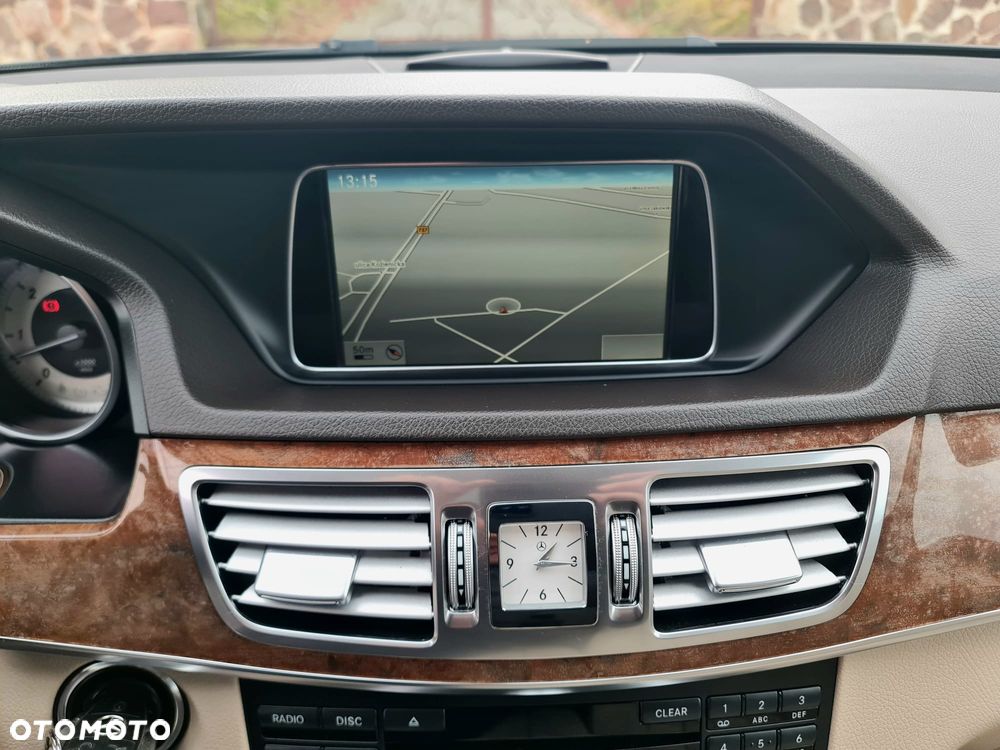 Mercedes-Benz Klasa E 350 CDI DPF BlueEFFICIENCY 7G-TRONIC Avantgarde - 31