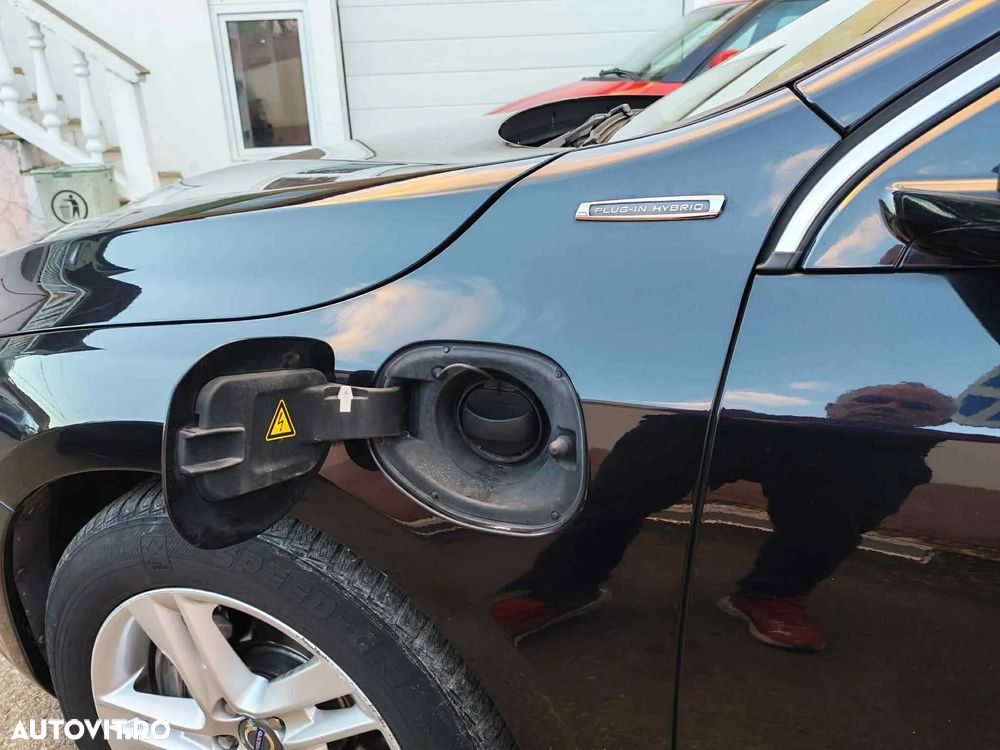 Volvo V60 D6 Plug-In-Hybrid AWD Geartronic Momentum - 11