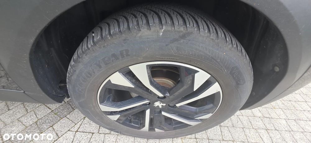 Peugeot 2008 - 12