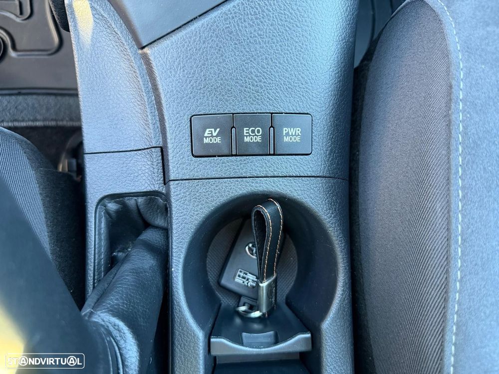 Toyota Auris 1.8 HSD Comfort +P.Sport+Navi - 22