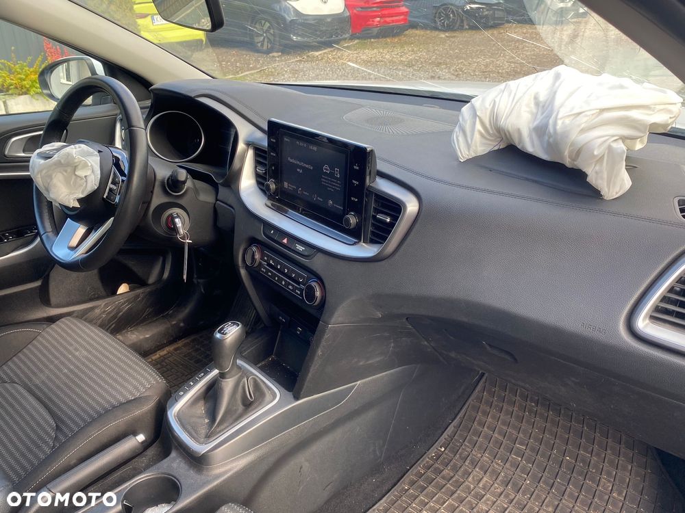 Kia Ceed 1.5 T-GDI M - 14