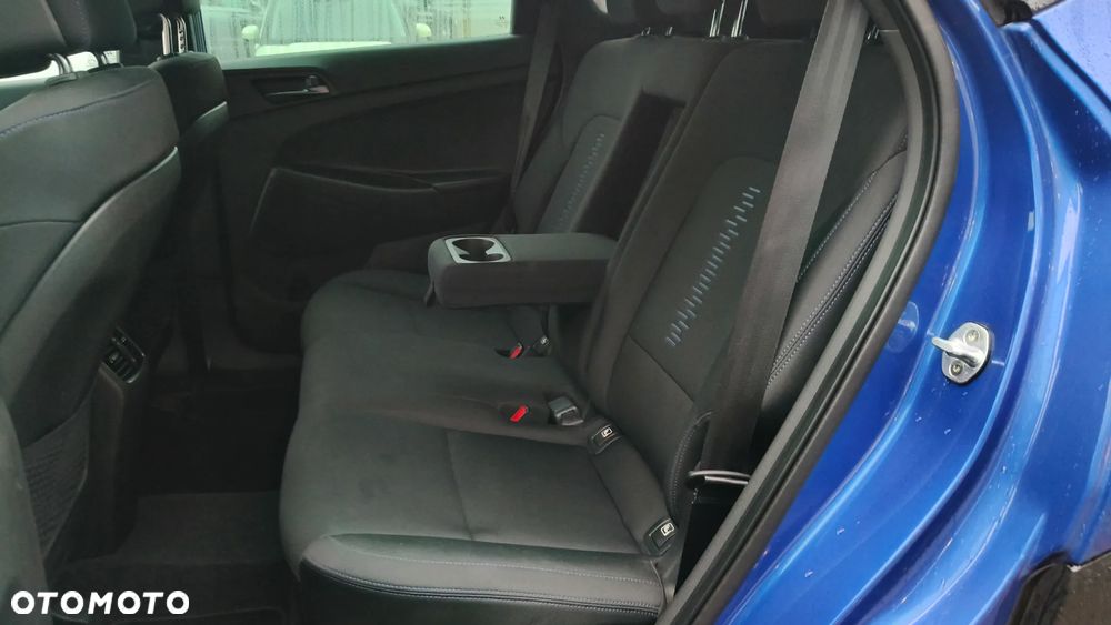 Hyundai Tucson 1.6 GDI BlueDrive GO 2WD - 12