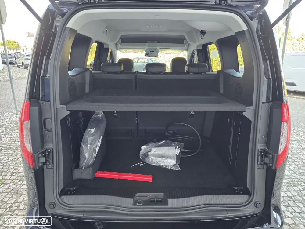 Mercedes-Benz EQT - 8