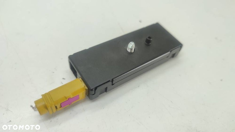 WZMACNIACZ ANTENOWY 6838575 BMW G21 2021 EUROPA - 3
