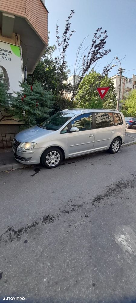 Volkswagen Touran 2.0 TDI Trendline - 1