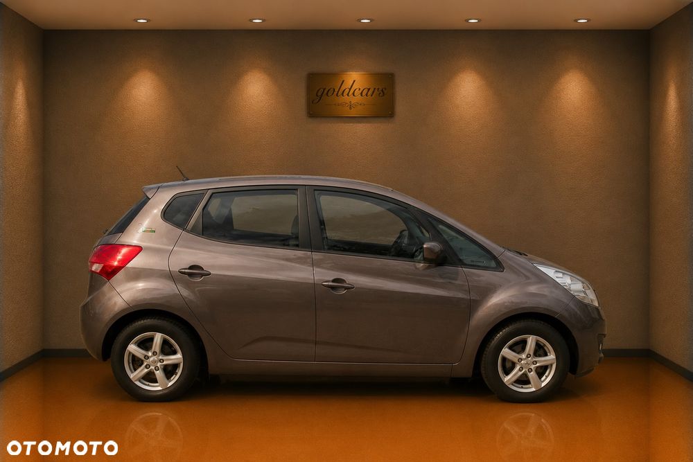 Kia Venga 1.6 CVVT Automatik UEFA EURO 2016 - 9