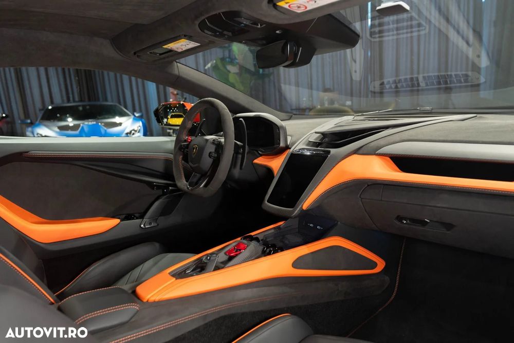 Lamborghini Revuelto - 33
