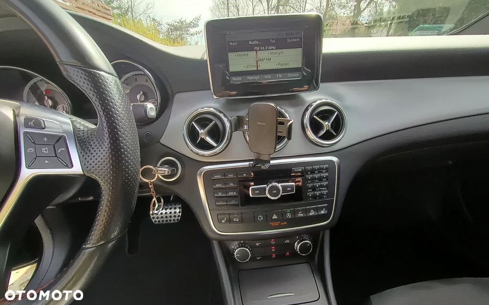 Mercedes-Benz GLA 250 4Matic 7G-DCT AMG Line - 13